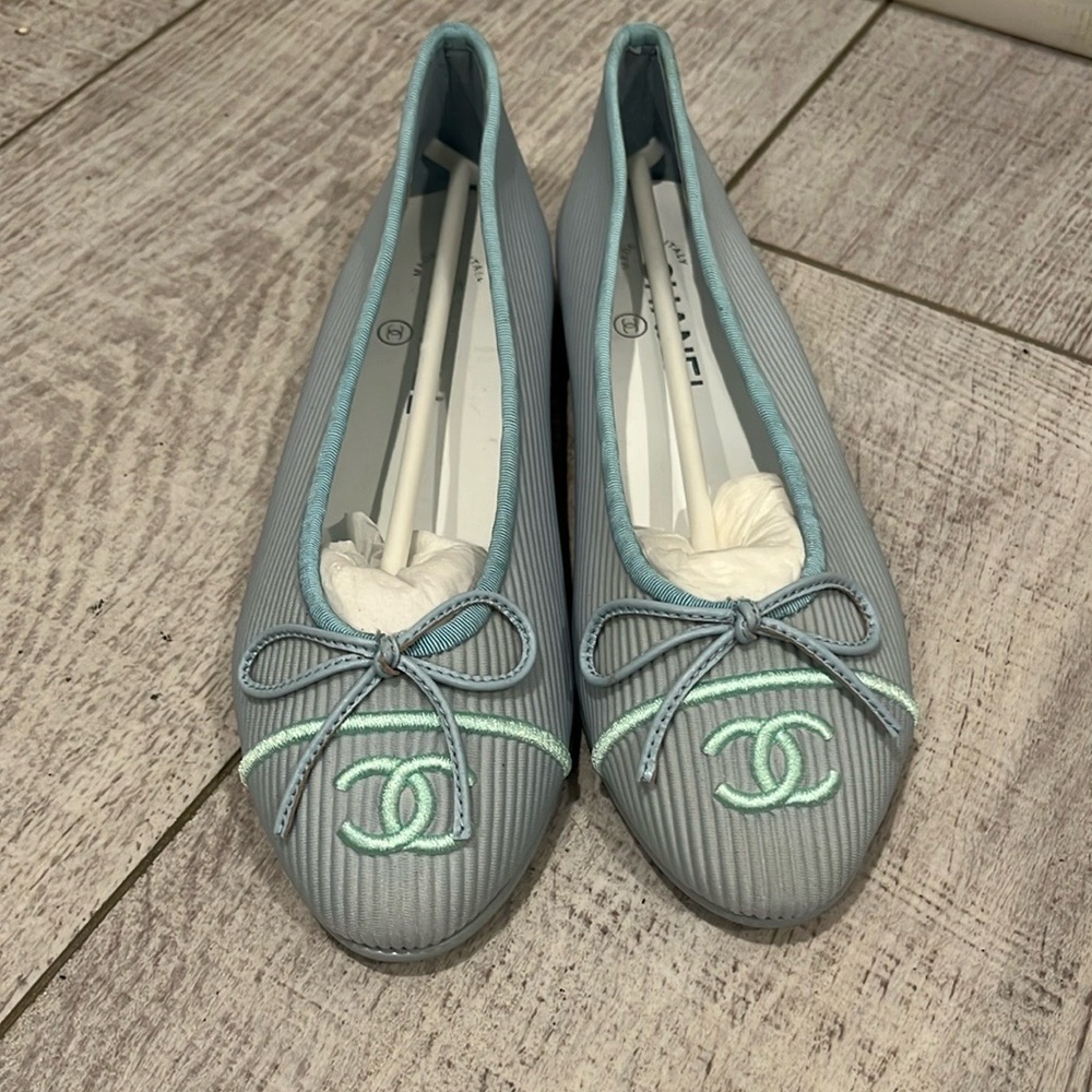 Women’s ballet flats, brand new